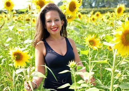 Anita girasoles web e1780045676471